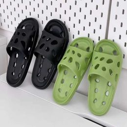 Slippers Women Home New Summer Couple Indoor Non-Slip Bathroom Hollow Out Sandals Men Flip Flops Flat Shoes 2Pair H240514