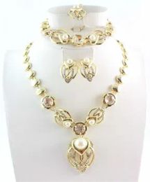 Sets Elegant 18K Gold Plated Top Elegant Fashion Imitation Pearl Necklaces Bracelets Earrings Rings Jewellery Sets