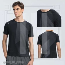 Mens Tshirts Quick Dry Men Running Tshirt Fitness Sports Designer T Shirt Top Gym Training Shirt Breathable Jogging Lululemo Sportswear Comfortable Breathable 466