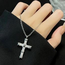 Chains 2024 European And American Style S925 Sterling Silver Cross Necklace Women's High Carbon Diamond Simple Fashionable