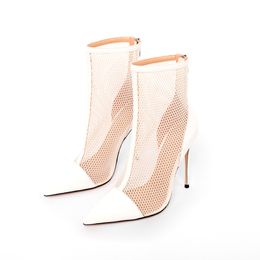 2024 Lady Sheepskin Deri Botlar Bayanlar Yüksek Topuklu Sandals Ayakkabı Sivri Yatık Ayak Toe Out Yaz Avrupa ve Amerika Podyum fermuarlı Net Boyut 34-47 Patchwork
