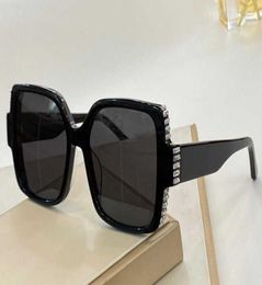 Sunglasses For Women Summer style AntiUltraviolet Retro PEVA Plate Full Frame With diamonds fashion Eyeglasses Random Box4631585