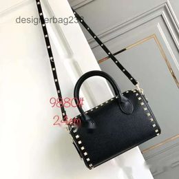 Handbag Lychee 2024 Vo Fashion Pattern Designer Shoulder Bag New High Womens Handbags Woman Rivet Quality Vallenteno Rock Stud Crossbody Bags Single P7WP