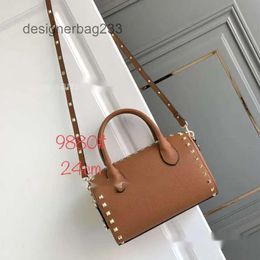 Bags Shoulder Quality Single 2024 Crossbody Vo Fashion Pattern Designer Handbag Stud Bag New High Womens Handbags Woman Rivet Lychee Vallenteno Rock 8KNU