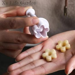 Baking Moulds 4Pcs/Set Plum Blossom Flower Plunger Fondant Cutter Sugarcraft Cake Decorating Tools DIY Cookie Stamper Accessories Round