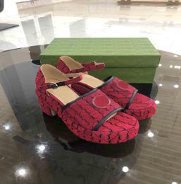 2022Luxury designer sandals Women039s leather platform fashion chunky heels muffin and high Roman beach resort comfort buckle s5613104