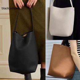 The Row TR bags bucket Designer Capacity Bag High New Leather One Shoulder Hand Solid Litchi Pattern Simple Cowhide Bucket Bag Womens