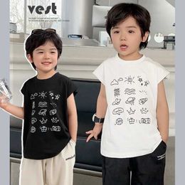 ベストベイビーボーイタンクトップトップクリーブレスベスト2024夏の漫画プリントオブザラインTシャツの子どもの下着カジュアル衣料品l2405