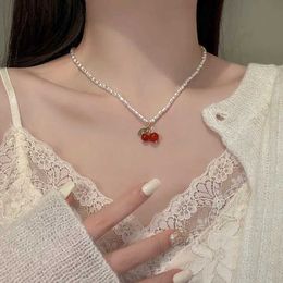 Beaded Necklaces Jewellery Kpop Summer Red Cherry Leaf Pendant Pearl Bead Necklace for Women Y2K Korean Fashion Sweet Necklace 2023 Trend d240514