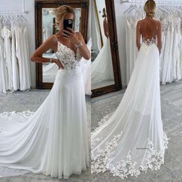 Boho Lace A Line Wedding Dresses Straps Backless Button Appliques Sweep Train Designer Wedding Bridal Gowns 0515