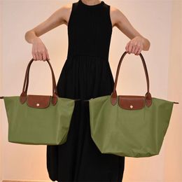 Nylon tote bag large designer bag man nylon dumpling bag flap shape huge capacity hasp picnic top quality plain dark red brown black bag leather handle xb164 C4