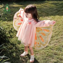 Sukienki dziewczynki Amila Baby Girl Sukienka 2024 Spring Nowy jak motyl Soft Wygodna okrągła szyja z skrzydłami dziecięcymi COLTHINGL240502