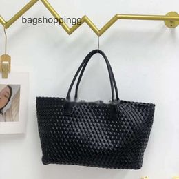 New 2024 Shoulder Large Botteag Bags Autumn Designer Venetas Sided Woven Double Basket Capacity Cabat Lady Crossbody Tote Handbag One Bag 2GMQ