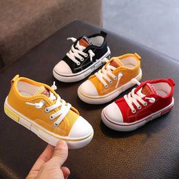 Sneakers 2023 Spring New Childrens Canvas Shoes Solid Red Light School Casual Shoes Girls Anti slip Fashion Childrens Unisex Sports Shoes d240515
