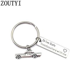 Keychains Lanyards 1pc Engraved Keychains Ride Safe I Need You Here With Me Pendant Key Ring Car Key Chain Couple Family Jewelry Y240510