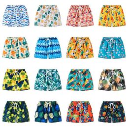 Shorts de tábua 2023 Calças de natação para bebês de verão 2-8 anos de chão de praia de praia Padrão de cartoon Terno de natação shorts de terno de natação de nadar de natação