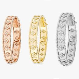 Smyckemärke Clover Armband Fashion Retro Charm Armband Women Luxury Diamond Armband Classic Designer Armband Smyckespresent