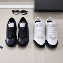 24ss tasarımcı ayakkabıları rahat spor ayakkabılar klasik siyah beyaz lüks vintage konforlu düşük eğitmenler kadın logo kabartmalı buzağı derisi duba up düz spor ayakkabı