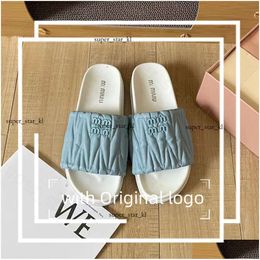 Designer Miumium Sandals 2023 Miui Slippers Women Flat Matelasse Slide Shoes Mm Fashion Top Quality Designer Banquet Summer Leather Mticolor Heel Drop Dhfmc 711