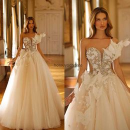 Elegant A Line Wedding Dress Sweetheart Strapless Arabic Puffy Bridal Gowns Floor Length Butterfly Applique Robe De Soiree
