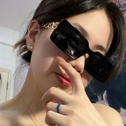 Small box chain leg popular on the internet, new personalized street photos, sunglasses, trendy square sunglasses for women