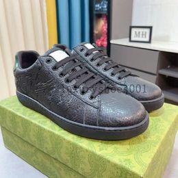 Italien Herren Versand kostenlos Designer Bee Ace Casual Schuhe weiße flache Lederschuh grün rote Streifen bestickte Paare Trainer Sneakers Größe 38-44 5.14 03