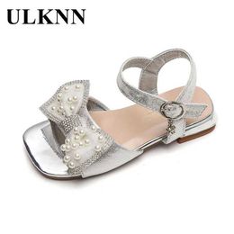 Sandals Girls Silver Sandals Summer Childrens Pink Princess Shoes 2023 New Crystal Bow Childrens Performance High Heel Shoes Flash Shoes d240515