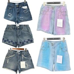 Tasarımcı Kot Kısa Jean Şort Kadın Lüks Yaz Günlük Outfiet Seksi Kadın Kot Hole Denim Kısa Pantolon Moda Dilenci Scotpared Retro Rahat Kot Şeker Cothing