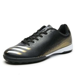 Men's shoes Sports Football boot Low top Football boot Student games Football boot Running shoes Large
