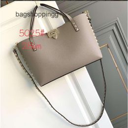 Women Designer Lock Bag Shoulder Bags Mother Vo Trendy Large Capacity Buckle Vallenteno Tote 2024 New Rock Versatile Stud Cros Tote Rivet IPT2