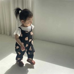 Overalls Summer New Sleeveless Cartoon jumpsuit Baby Cute Bear Print Girl Boy Casual Wrap Childrens Clothing d240516