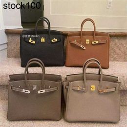 Platinum Designer Handbags Same Women Star 25 Female Family First Layer Cowhide Large Capacity One Shoulder Have Logo