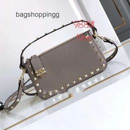 Trendy Rivets Bag Woman Square Vallenteno Bags Vo Stud Portable Purse Small Cowhide Crossbody Rock Single Shoulder Designer Underarm Layer H8ZP