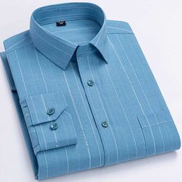 Men's Dress Shirts High Quality Mens Shirts Spring Autumn Long Slve Wrinkle Resistant Non Ironing Stripe Man Clothing Big Size 5XL 6XL 7XL Y240514