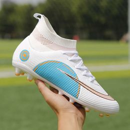 Neuer großer hoher Top -Fußballstiefel für männliche Studenten TF gebrochenes Nagelgras Ag Lang Nagelwettbewerb Trainingschuhe