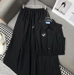 luxury women Casual Dresses Designer Lapel sleeveless top with elastic pleated half skirt set, two-piece set