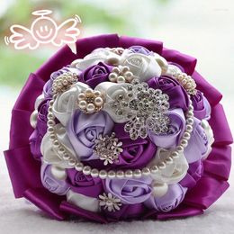 Wedding Flowers 2024 1Piece Elegant Custom Ivory Bridal Bouquets Stunning Pearls Beaded Crystal Brooch Stitch D198