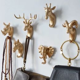 Wall Mounted Hooks Animal Head Rack Coat Caps Hanger Horse Giraffe Elk Elephant Decorative Decor Bathroom Accessories 240513