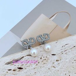 AA Valeno Top Luxury Designer Delicate Earring New Fashion Light Personalised Letter Inlaid with Full Diamond Pearl Double Metal Style Earrings With Original Box