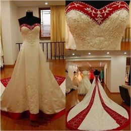 2020 Vintage Wedding Dresses Embroidery Beaded Ivory and Dark Red Satin Cathedral Train Sweetheart Neckline Wedding Gown vestido de novia