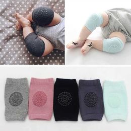 Barnstrumpor Nya Baby Toddler Girl 0-3 år gamla Crawling Knees Elbow Pads Barn Crawling Safety Protection Leg Warmers L2405