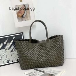 Sided Lady One Bag Botteag Bags Autumn New Venetas Large Woven 2024 Basket Capacity Cabat Shoulder Crossbody Tote Handbag Designer Double 038B