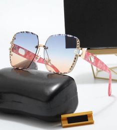 Designer Sunglasses Novel Beautiful Colour Matching Designs Fashion Man Woman Sun Glasses Adumbral Eyeglasses 6 Colours Top Quality4380116