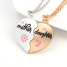 Pendant Necklaces Love Heart Splicing Necklace Mother & Daughter Letter Magnetic Women Clavicular Chain Jewelry Mother's Day Gift