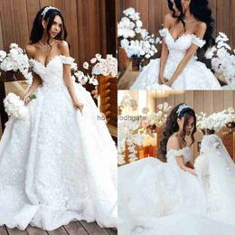 African Customised Wedding Dresses with Detachable Train Lace Appliques Off The Shoulder Wedding Gowns Sweep Train Arabic Bridal Dress