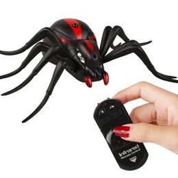 Infrared Remote Control Spider Cockroach Animal Toy Prank Insects Joke Scary Trick Toys Remote Control Toy for Children Gifts 240508