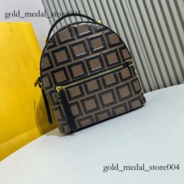Fendidesigner Bag Classic Design Bag Backpack Mens and Womens Designer Backpack Luxury Shoulder Bag Schoolbag Tote Bag Spacious Endibags 4202