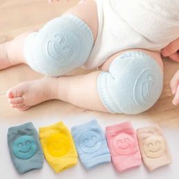 Barnstrumpor 2024 Summer Hair Circles Baby Ler Face Fasid Color Elbow Pads Toddler Crawling Childrens Bekväma strumpor Kne Padsl2405