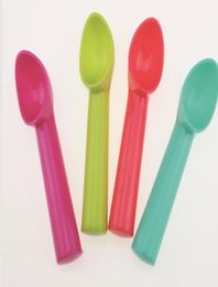 100pcs 1753cm Sweet Colour Ice Cream Scoop Plastic Melon Baller Thicken Cylindrical handle Dessert Spoon Kitchen Tool6191949