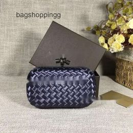 Bags Small Satin Botteag Clutch Venetas Lady Woven Bag Evening Event Quality Purse 2024 Womens High Fashion Handbag Hand Knot 0K10